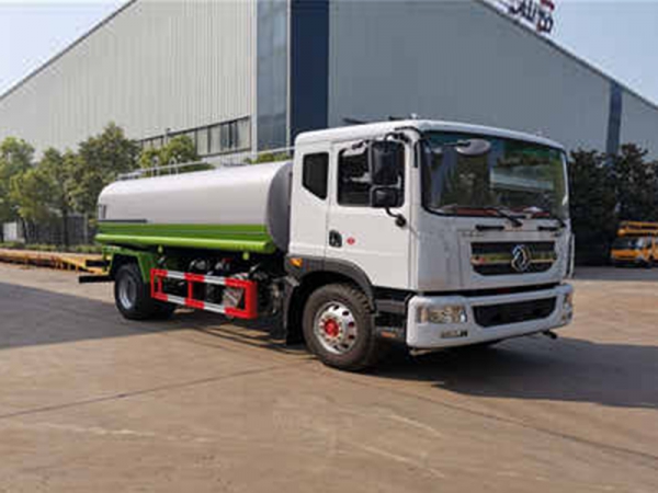 國(guó)六15方東風(fēng)D9灑水車