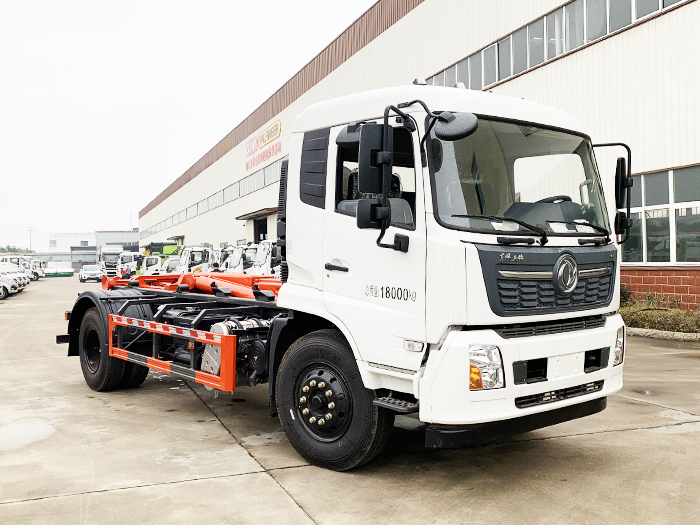 東風(fēng)天錦勾臂式垃圾車(chē)