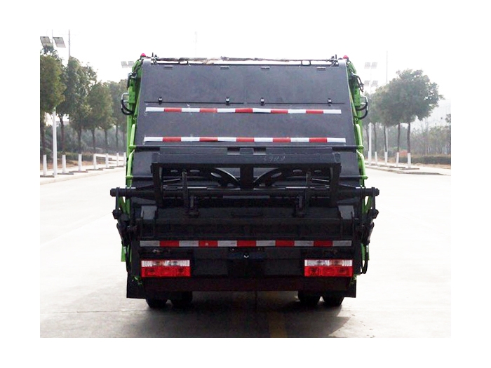 東風(fēng)多利卡壓縮式垃圾車