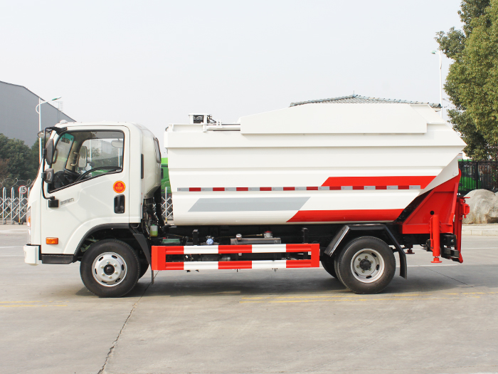 五十鈴后掛桶式垃圾車