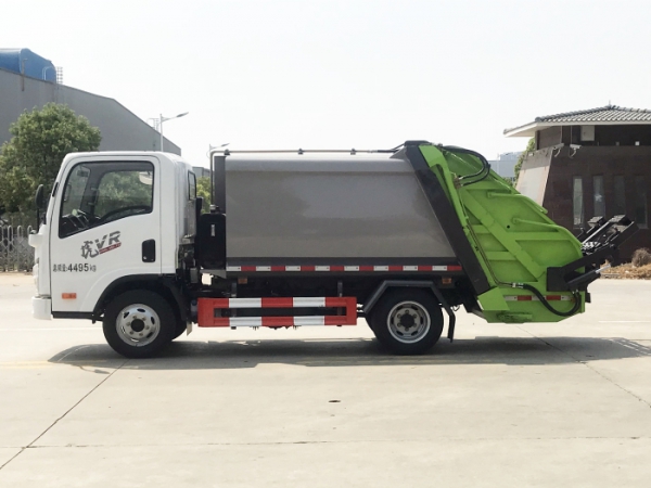 解放藍(lán)牌壓縮式垃圾車