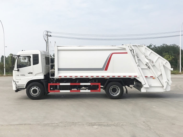 東風(fēng)天錦壓縮式垃圾車