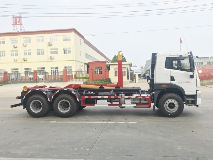 解放14噸勾臂式垃圾車