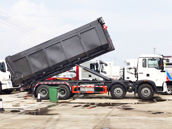 重汽豪沃車廂可卸式垃圾車