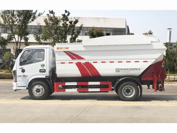 多利卡后掛桶式垃圾車(chē)