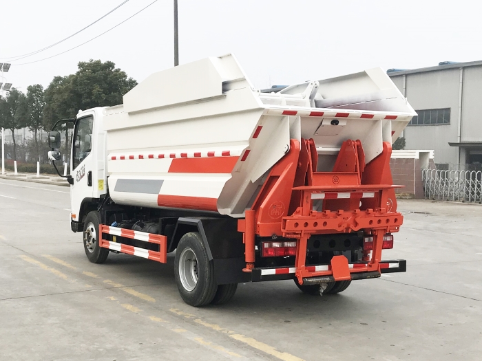 解放后掛桶式垃圾車