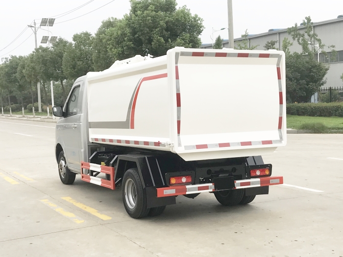 凱馬側(cè)掛桶式垃圾車
