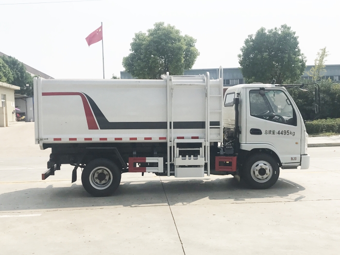 國六藍牌凱馬側(cè)掛桶式垃圾車