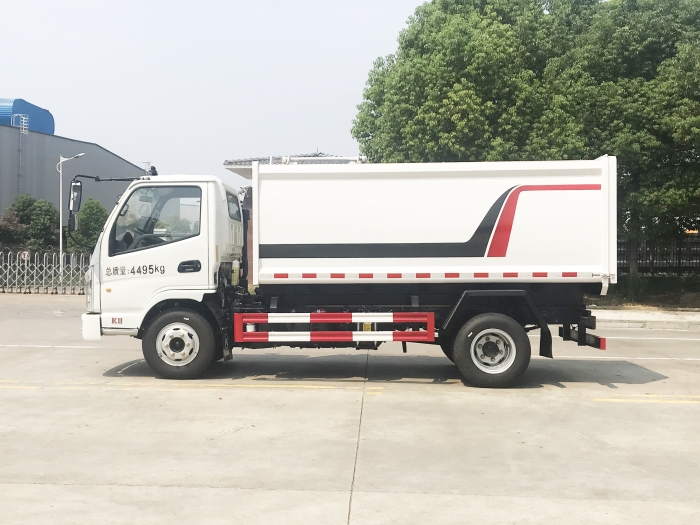 國六藍牌凱馬側(cè)掛桶式垃圾車