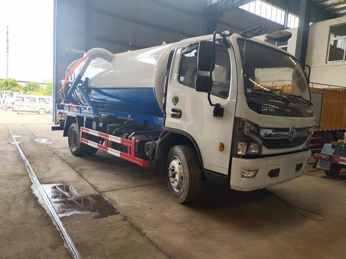 國六東風小多利卡4.2方吸污車