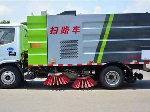 東風(fēng)多利卡國六5方掃路車