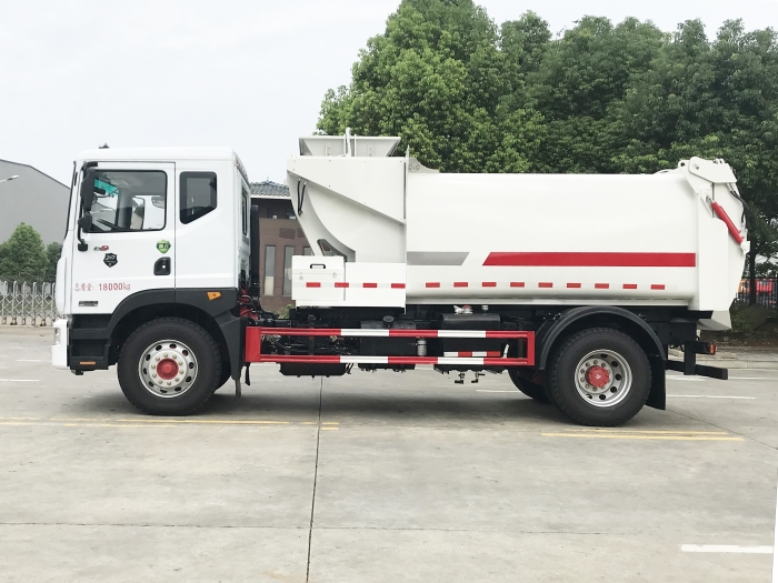 東風(fēng)多利卡D9餐廚垃圾車