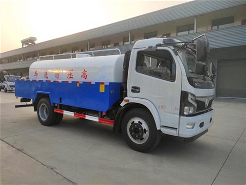 國六東風(fēng)8方清洗車