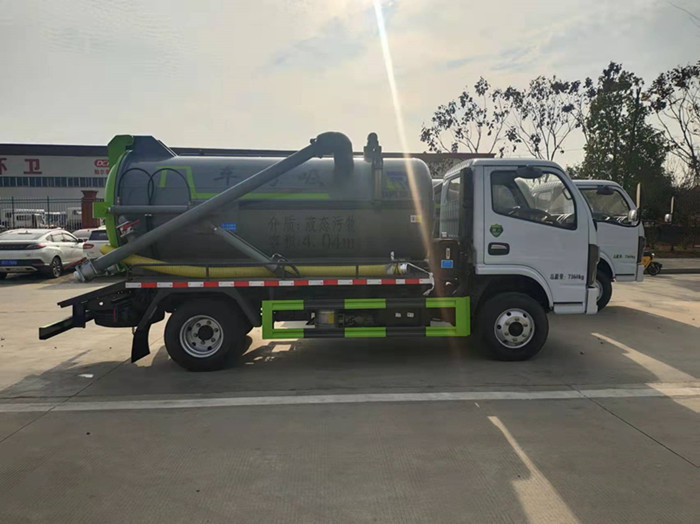 東風多利卡吸污車