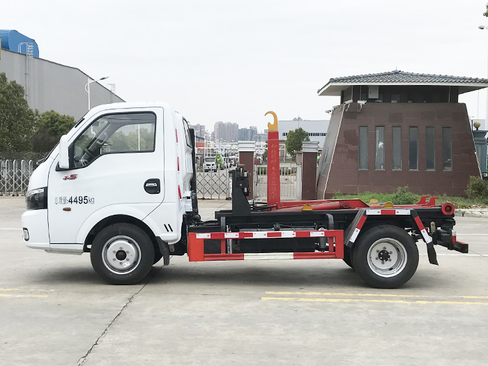 東風(fēng)途逸勾臂式垃圾車