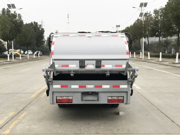 東風途逸藍牌壓縮式垃圾車