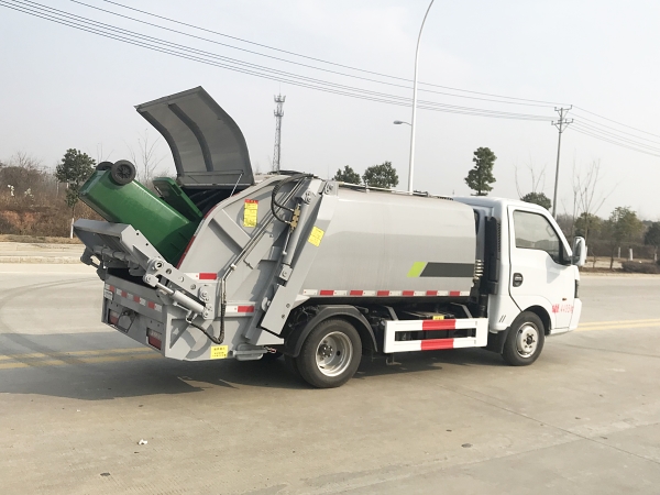 東風途逸藍牌壓縮式垃圾車